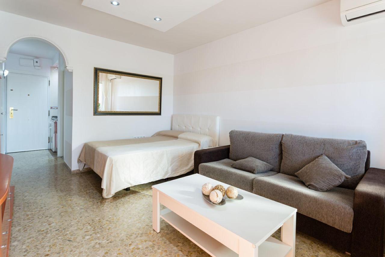 Love Centre Torremolinos Dış mekan fotoğraf